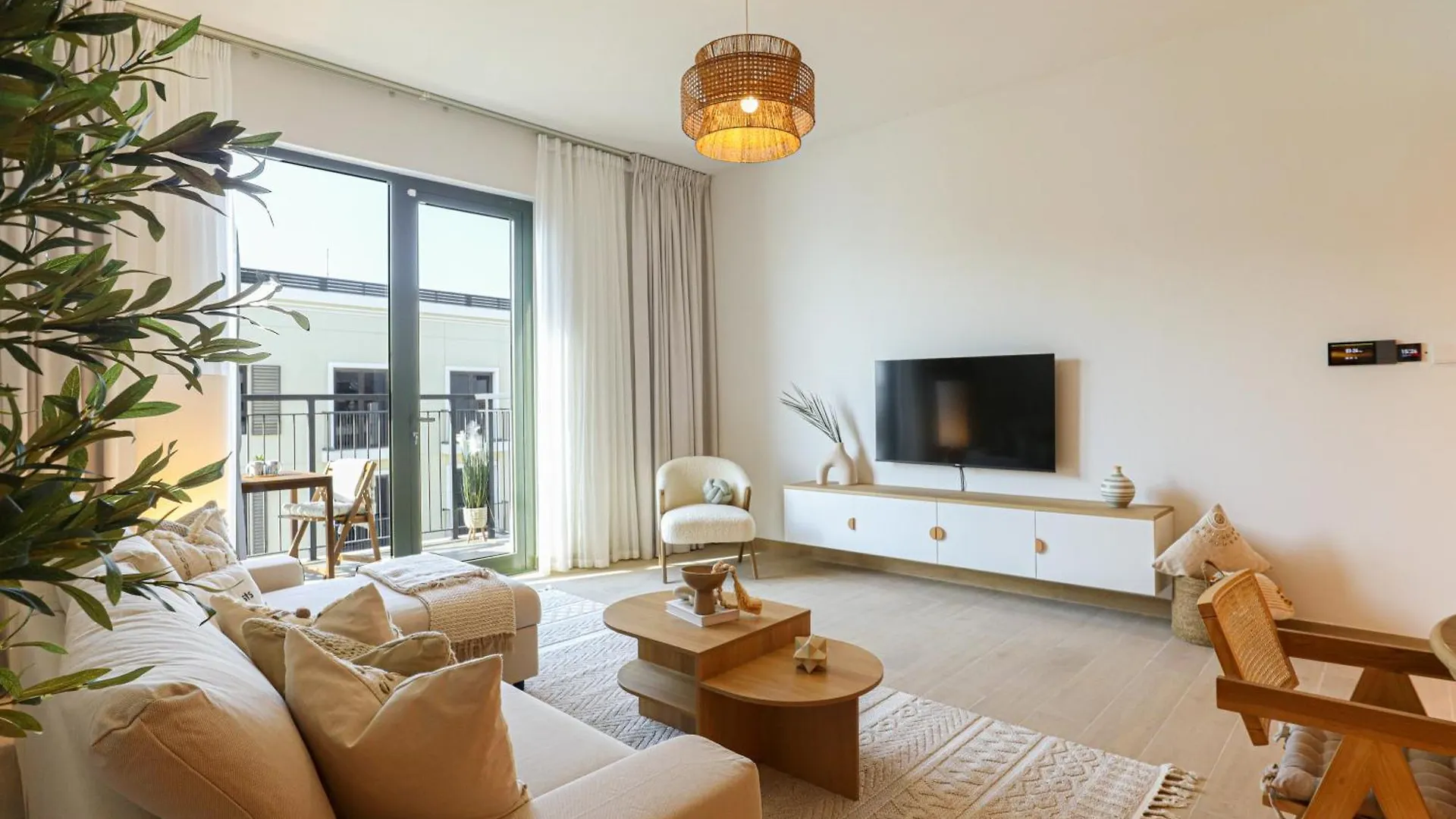 Higuests - Coastal Chic Luxurious Retreat At Port De La Mer Dubai Apartment