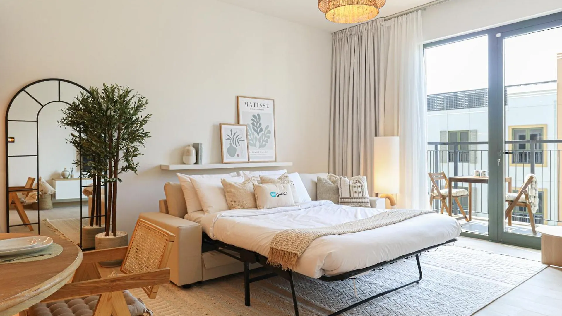Higuests - Coastal Chic Luxurious Retreat At Port De La Mer Dubai United Arab Emirates
