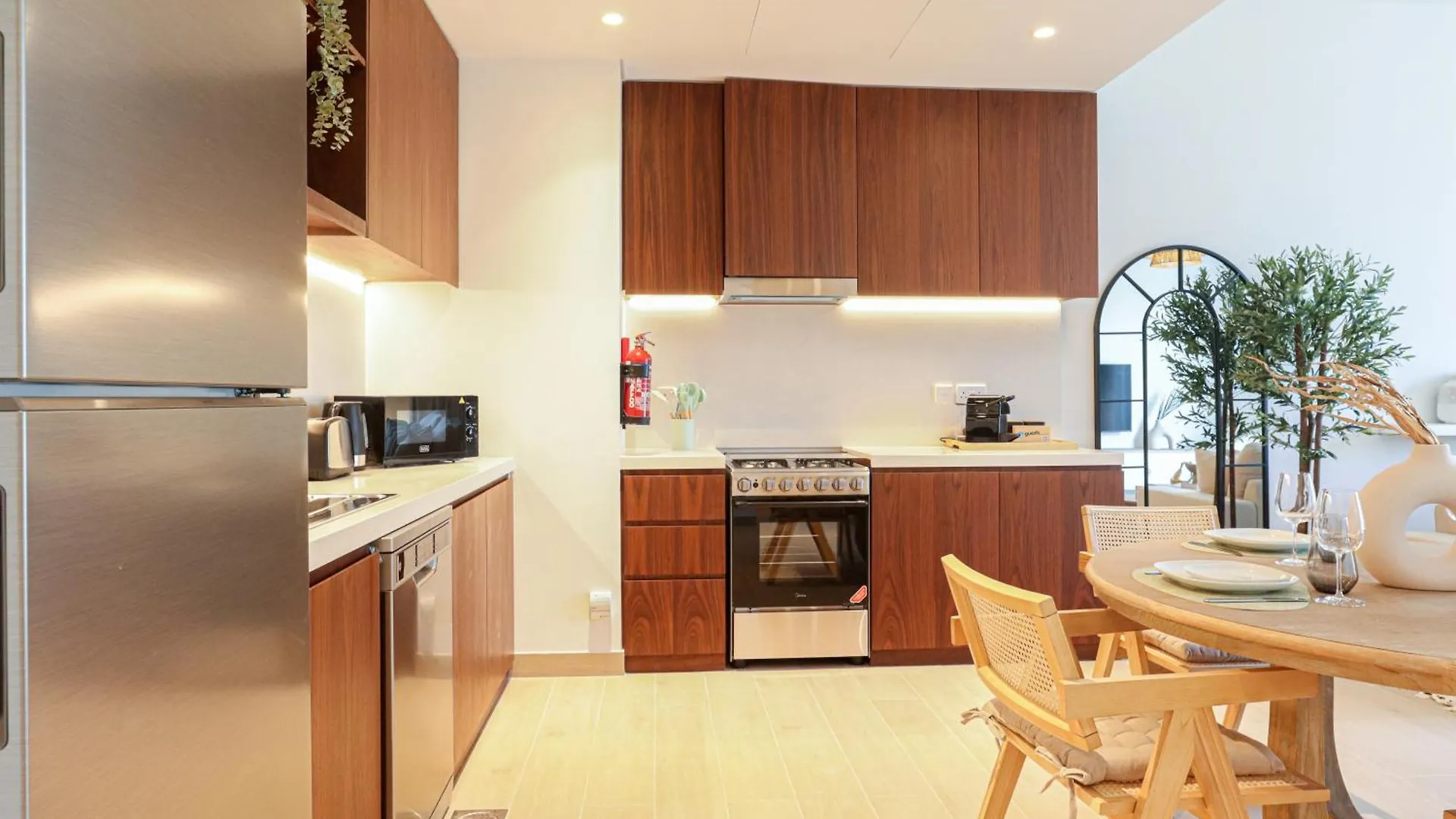 Apartment Higuests - Coastal Chic Luxurious Retreat At Port De La Mer Dubai