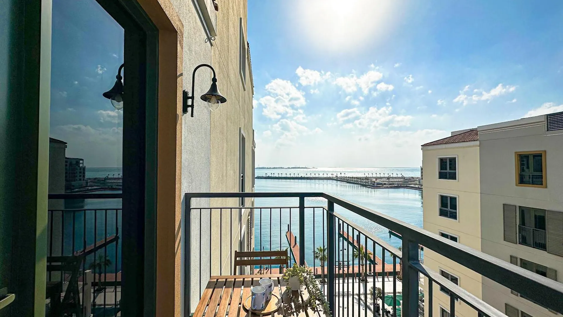 Apartment Higuests - Coastal Chic Luxurious Retreat At Port De La Mer Dubai United Arab Emirates